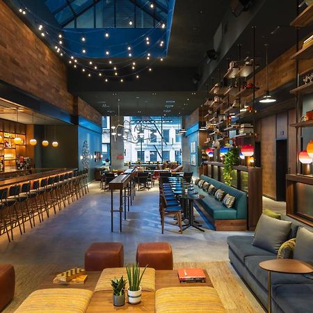 Moxy Nyc Downtown Hotel Ню Йорк Екстериор снимка